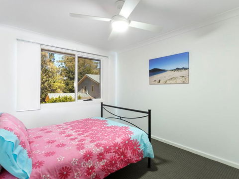 Hit The Beach - Sunshine Coast Guide 2