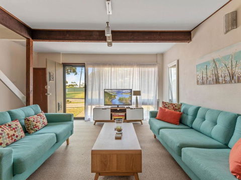 Ocean St. Holiday Apartment - Sunshine Coast Guide 6