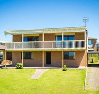 Williams Wonder Large Beach House - Sunshine Coast Guide