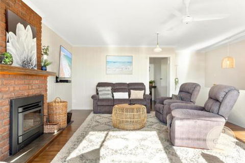 TASSIE SEASIDE SERENITY LAbode Accommodation - Sunshine Coast Guide 6