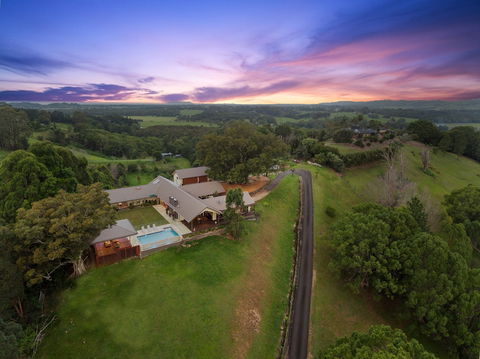 A PERFECT STAY Serene Myocum - Sunshine Coast Guide 1