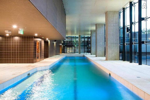 A Stylish & Comfy CBD Studio Near Southern Cross - Sunshine Coast Guide 6