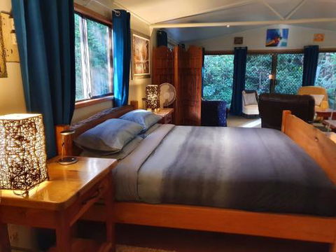 Garden Studio - Sunshine Coast Guide 1