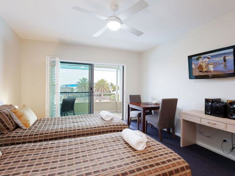 Oaks Pacific Blue 278 265 Sandy Point Road - Sunshine Coast Guide 1