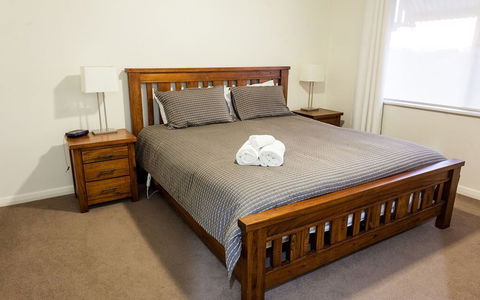 Point Lonsdale Holiday Apartments - Sunshine Coast Guide 3