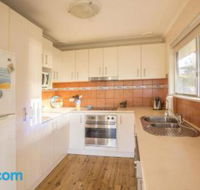 Clissold Street 11 Mollymook - Sunshine Coast Guide