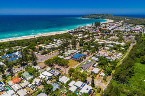 A PERFECT STAY - Aaloka Bay - Sunshine Coast Guide 0