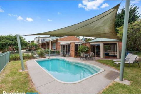 Heritage Bed & Breakfast - Sunshine Coast Guide 4