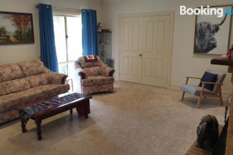 Heritage Bed & Breakfast - Sunshine Coast Guide 0