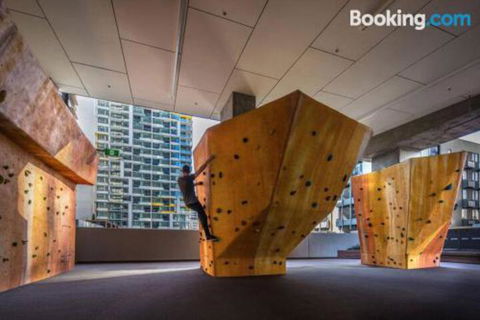 An Exquisite 2BR Apt With Stunning City Views - Sunshine Coast Guide 6