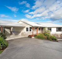 Coastal Retreat - Sunshine Coast Guide