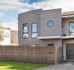 Paradise in Cowes - Sunshine Coast Guide