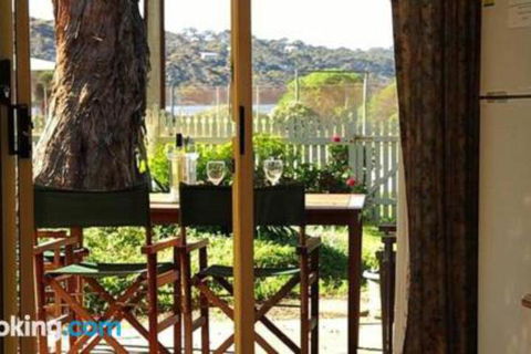 Schoolhouse Cottage American River - Sunshine Coast Guide 4