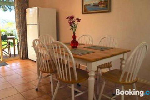 Schoolhouse Cottage American River - Sunshine Coast Guide 6