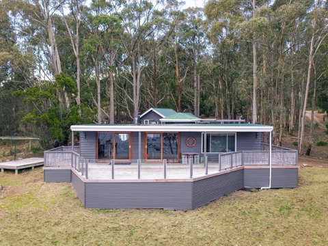 The Pier House - Sunshine Coast Guide 2