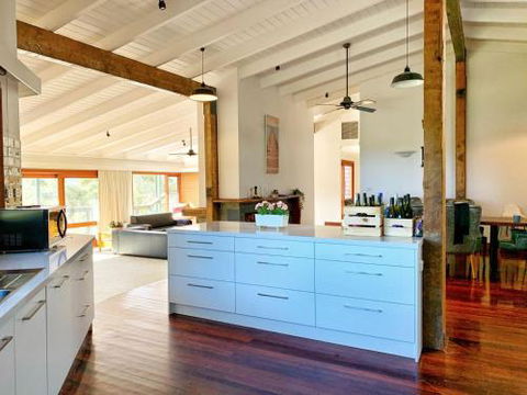 Cellar House - Sunshine Coast Guide 2