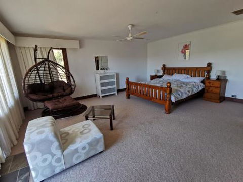 Cellar House - Sunshine Coast Guide 1