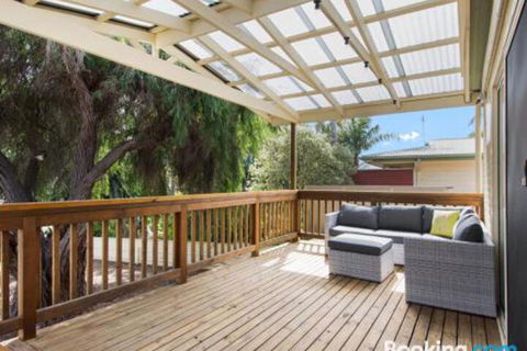 EdAn Beachhouse 21 Laronde - Sunshine Coast Guide 3