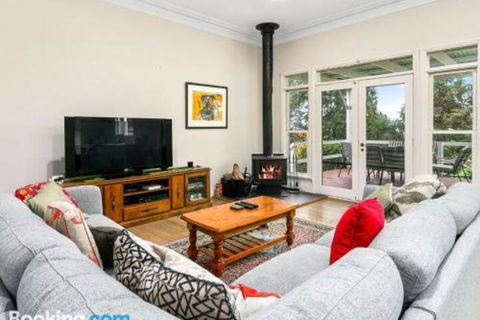 Elm Cottage - Sunshine Coast Guide 3
