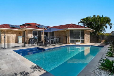 Lazy Days In Lennox - Sunshine Coast Guide 1