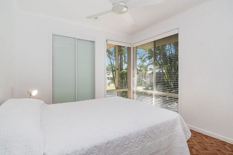 Lazy Days In Lennox - Sunshine Coast Guide 6