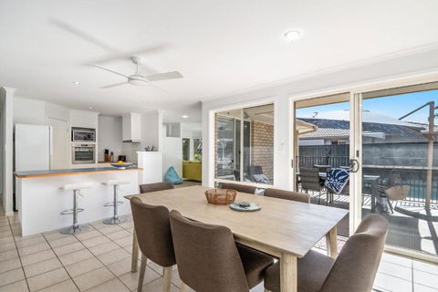 Lazy Days In Lennox - Sunshine Coast Guide 5
