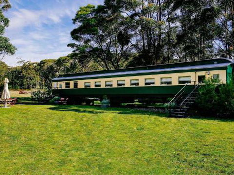 THE ANGAS CARRIAGE Alpine Southern Highlands 4pm Check Out On Sundays - Sunshine Coast Guide 0