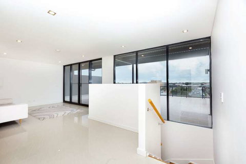 Enjoy Penthouse Living In The CBD - Sunshine Coast Guide 4