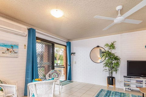 Air Conditioned Unit Stones Throw To The Waterfront - Sunshine Coast Guide 3