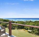WHITE WAVES 6 OCEAN VIEWS FROM BEACHFRONT BALCONY - Sunshine Coast Guide