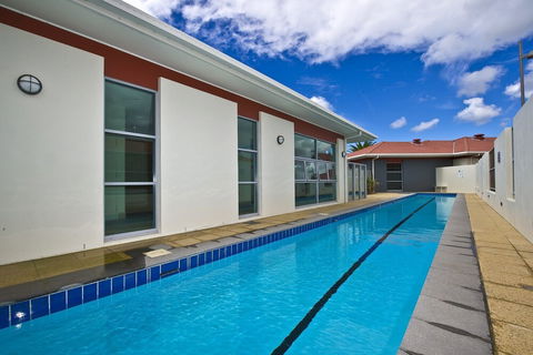 Pacific Blue 505-265 Sandy Point Road - Sunshine Coast Guide 2