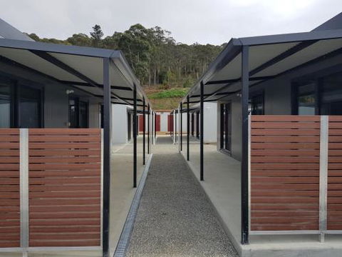 Huon Flash Packers - Sunshine Coast Guide 4