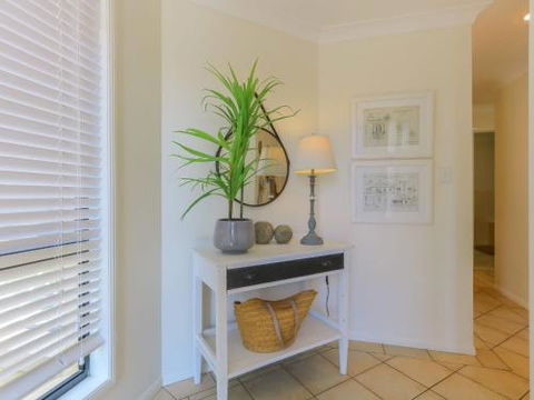 Denway House - Sunshine Coast Guide 2