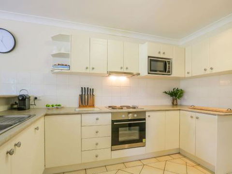 Denway House - Sunshine Coast Guide 4
