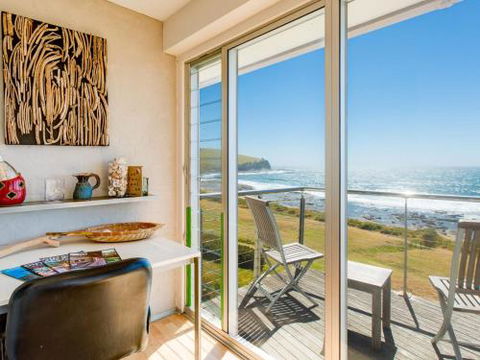 PENZANCE Gerroa Beachfront To Shelley Beach & 4pm Check Out Sundays - Sunshine Coast Guide 0