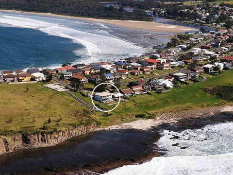 PENZANCE Gerroa Beachfront To Shelley Beach & 4pm Check Out Sundays - Sunshine Coast Guide 6