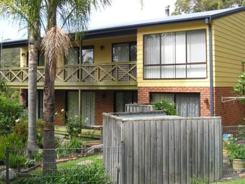 Take Time At Hyams Beach 4pm Check Out Sundays - Sunshine Coast Guide 0