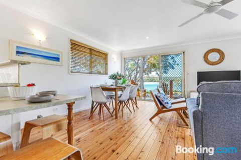 Matron Porter Drive 1 Narrawallee - Sunshine Coast Guide 1