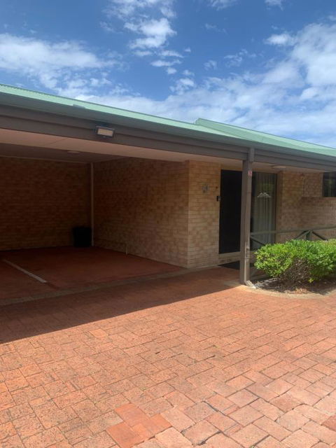 Grandis 35 - Sunshine Coast Guide 1