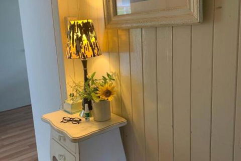 Hilltop Gallery - Sunshine Coast Guide 1