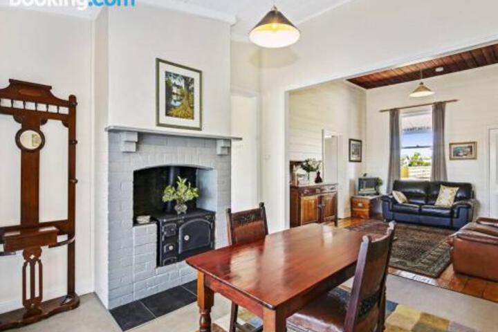 Port Welshpool ACT Sunshine Coast Guide