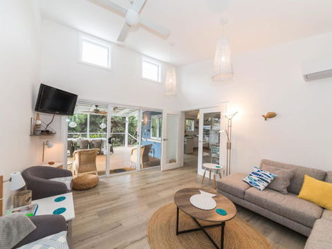 Linga Longa 20 Laronde - Sunshine Coast Guide 2