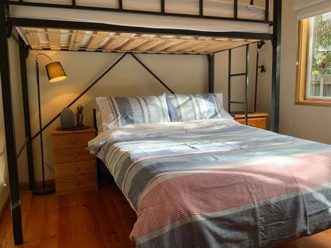 Anglesea Holiday House - Sunshine Coast Guide 5