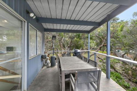 Anglesea Holiday House - Sunshine Coast Guide 3