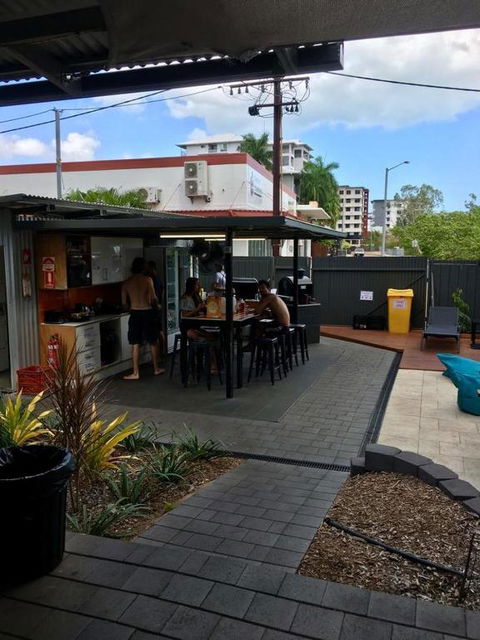The Cozy Hostel - Sunshine Coast Guide 5