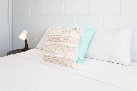 Airlie Sun & Sand Accommodation 2 - Sunshine Coast Guide 2