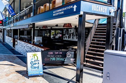 Airlie Sun & Sand Accommodation Studio 1 - Sunshine Coast Guide 2