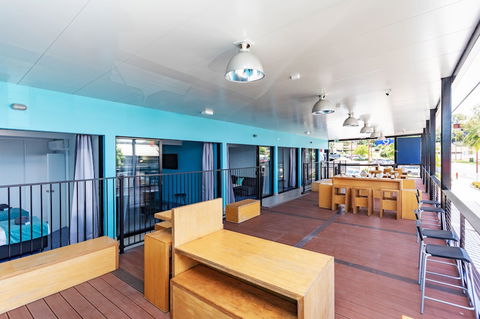 Airlie Sun & Sand Accommodation Studio 1 - Sunshine Coast Guide 6