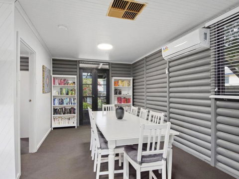Silvers Anchor 2 Bennett Street - Sunshine Coast Guide 2