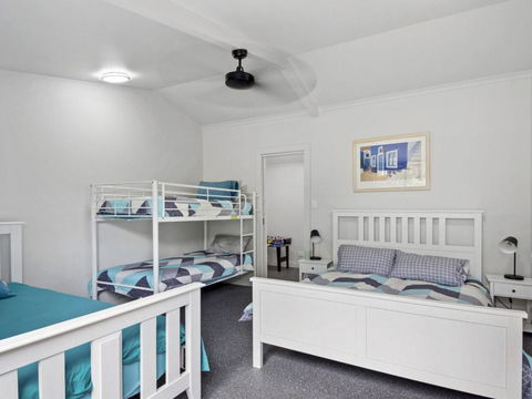 Silvers Anchor 2 Bennett Street - Sunshine Coast Guide 3